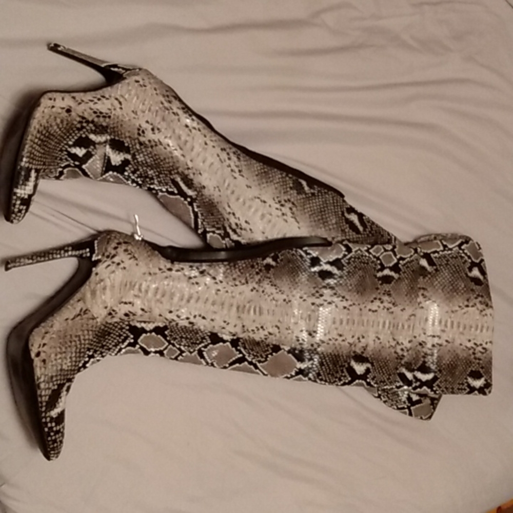 I.am.gia snakeskin boots